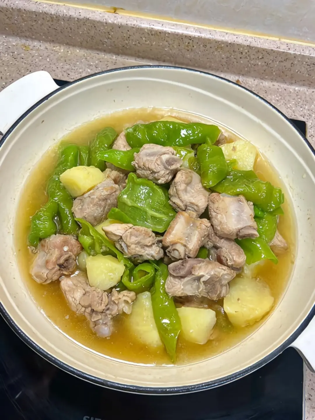 青椒排骨好吃到超预期！汤汁拌饭绝了