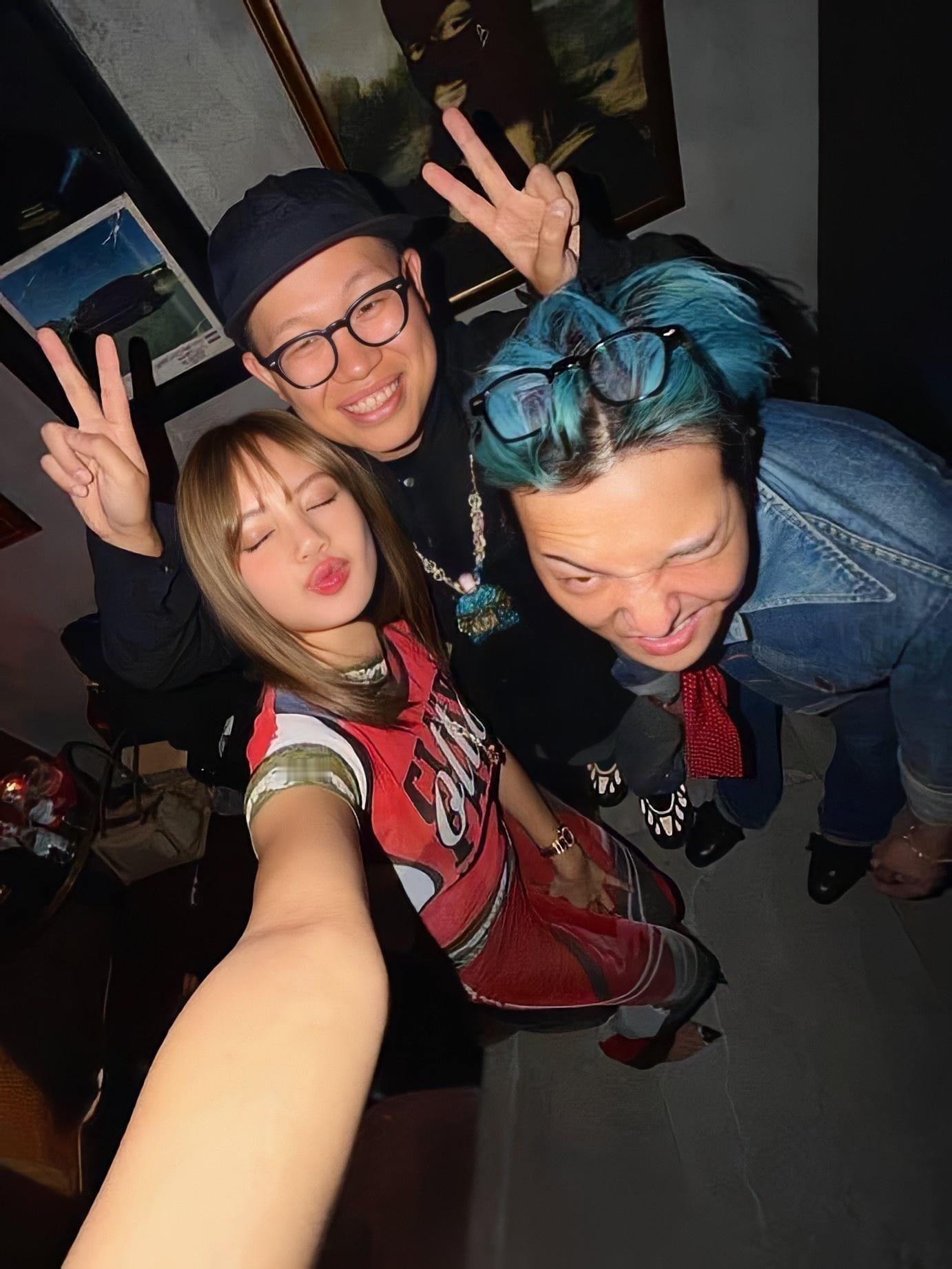 Lisa和权志龙最新合照，真是梦幻联动了❗️​​​