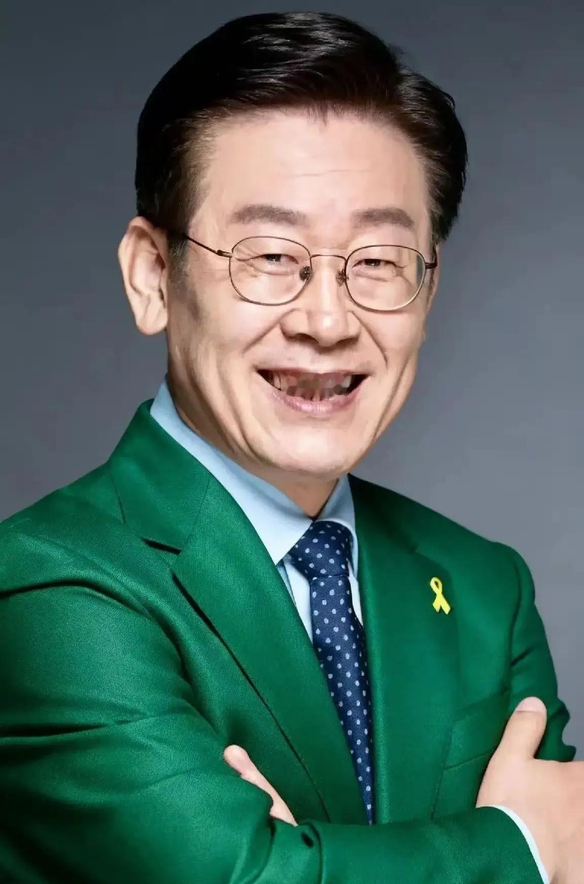 惹大祸了，金容范摊上刑事官司。8月3日韩国《中央日报》消息：总统办公室政策室长