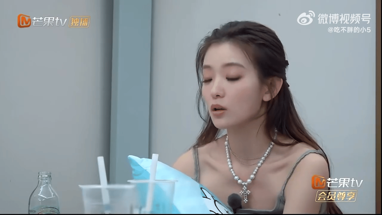 黄灿灿你不就是平台的人吗黄灿灿罗予彤13年友谊真闺蜜才敢贴脸开大！罗予彤诉