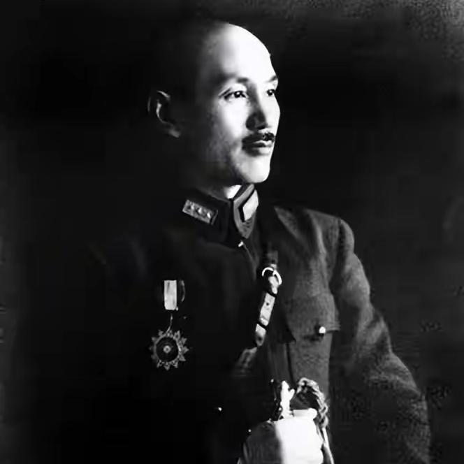 蒋介石晚年经常叹息此人若不早逝，第四次围剿定能肃清红军…这位让蒋介石念了一