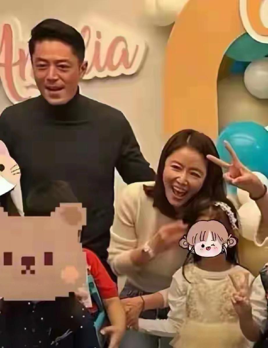 50岁林心如晒母亲节惊喜！女儿手写告白太暖心，婚后生活太幸福