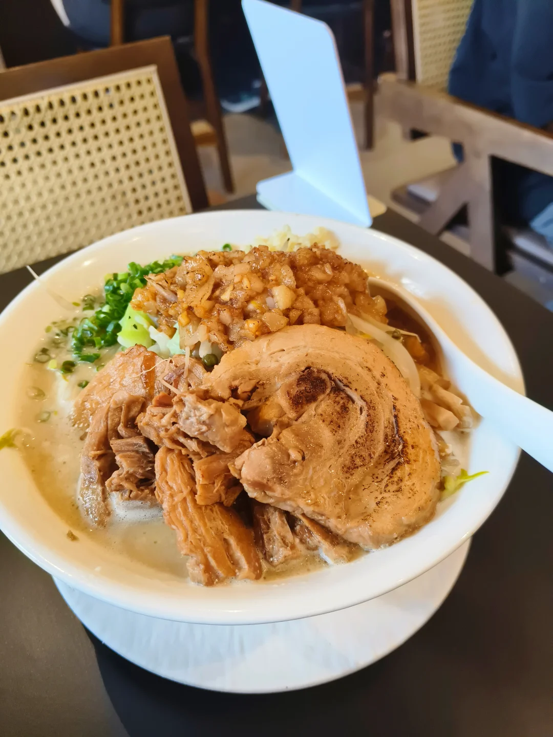 广州棠东巨无霸二郎拉面！一碗吃到扶墙出