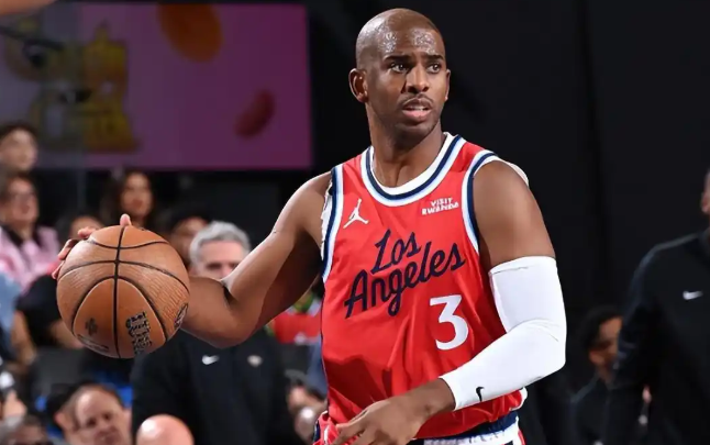 保罗每场搭配一个主攻手指挥交通十分钟还是没问题的,他球商经验在线也不上头看了