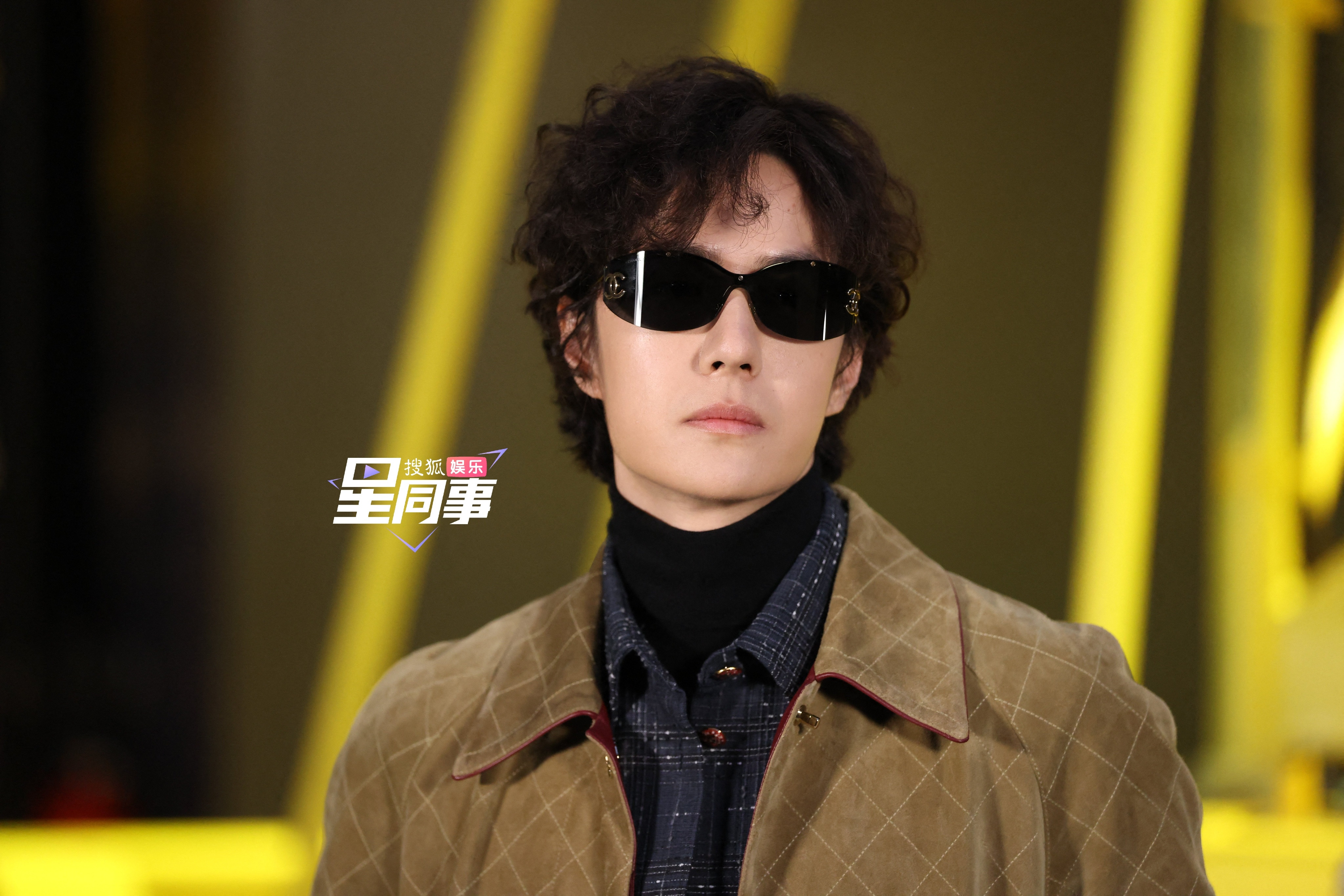 香奈儿巴黎大秀媒体生图掉落！所有人拿起智能手机感受时尚宠儿的魅力～王一博谷爱凌