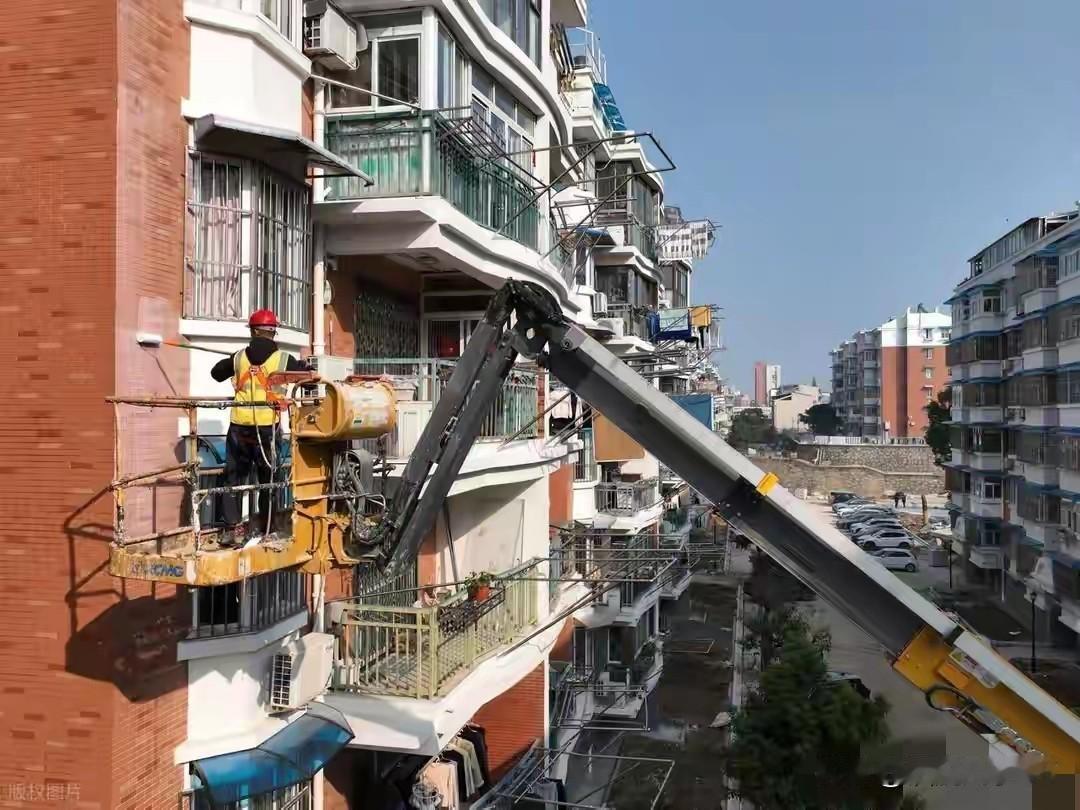 物业公司正在大量撤离小区，业主权益无法长期保障，怎么办？凌晨贴个公告就跑路