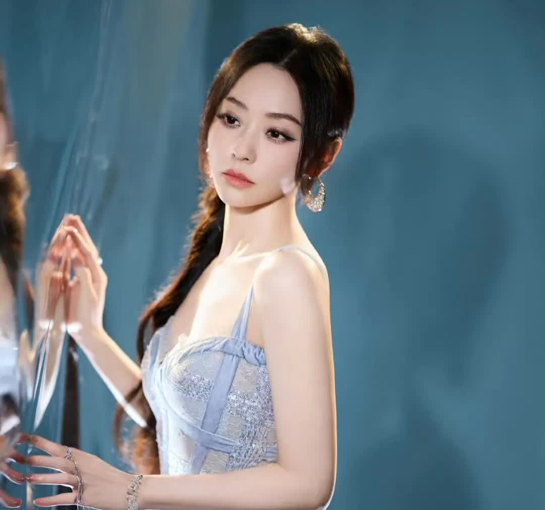 张靓颖是个谜张靓颖代表作也不少吧？为什么没有转化为票房号召力？她的代