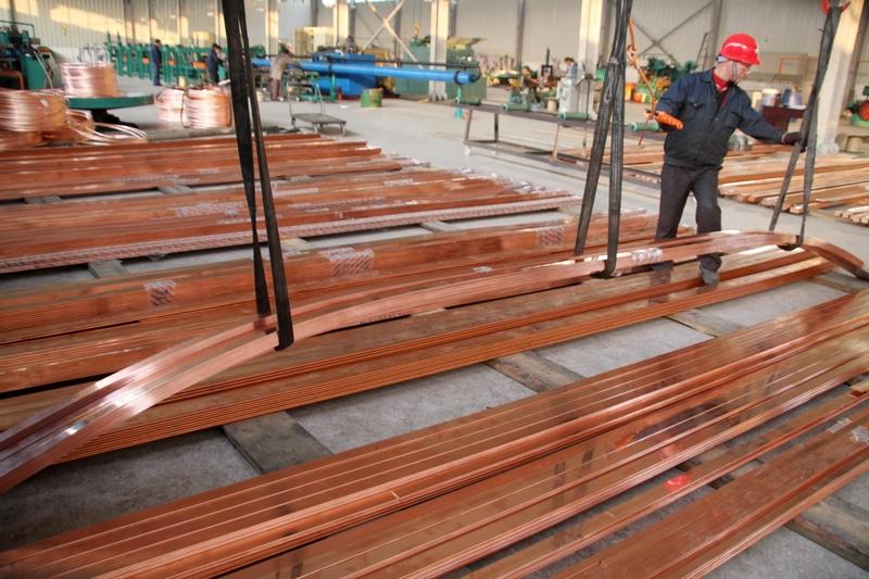 铜价疯涨正悄悄影响你的生活最近国际铜价疯涨，12月4日伦敦金属交易所铜价冲破1