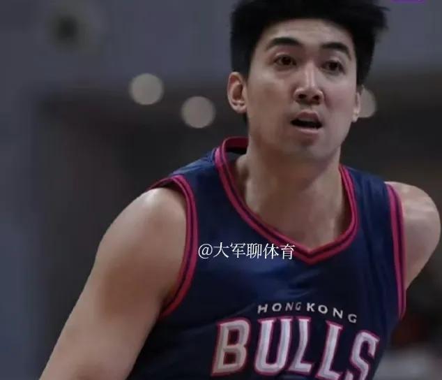 久违了新疆飞虎男篮副队长。近日原飞虎男篮副队长，唐才育以NBL香港金牛队，球员