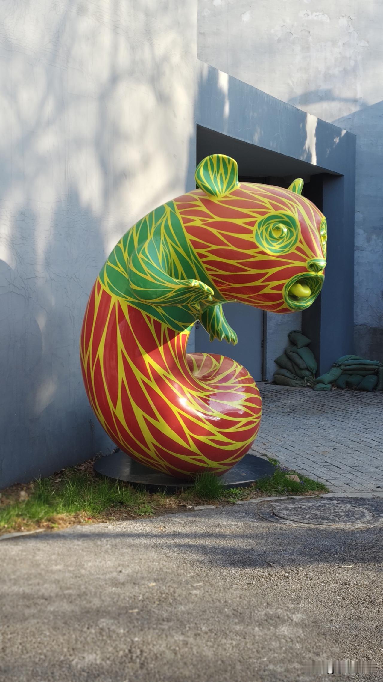 告诉某些人你们来不来大连丝毫不影响大连人的生活，甚至可以这么告诉你大连一百万人口