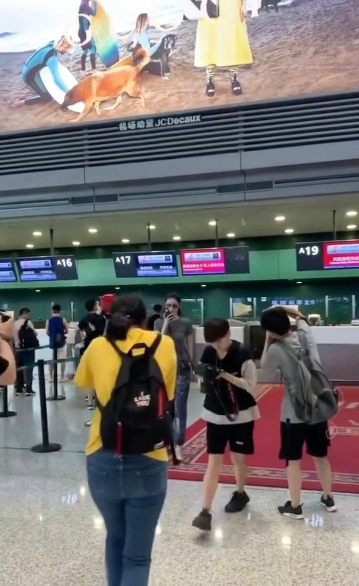 何穗这裤子好看