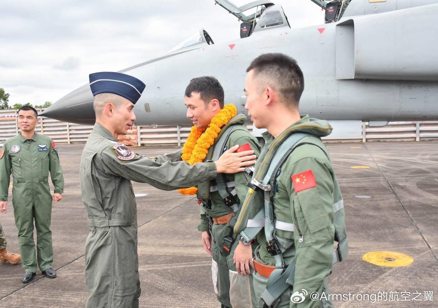 歼-11、飞豹和歼-10抵达泰国，参加中泰“鹰击-2025”空军联合训练。泰方机