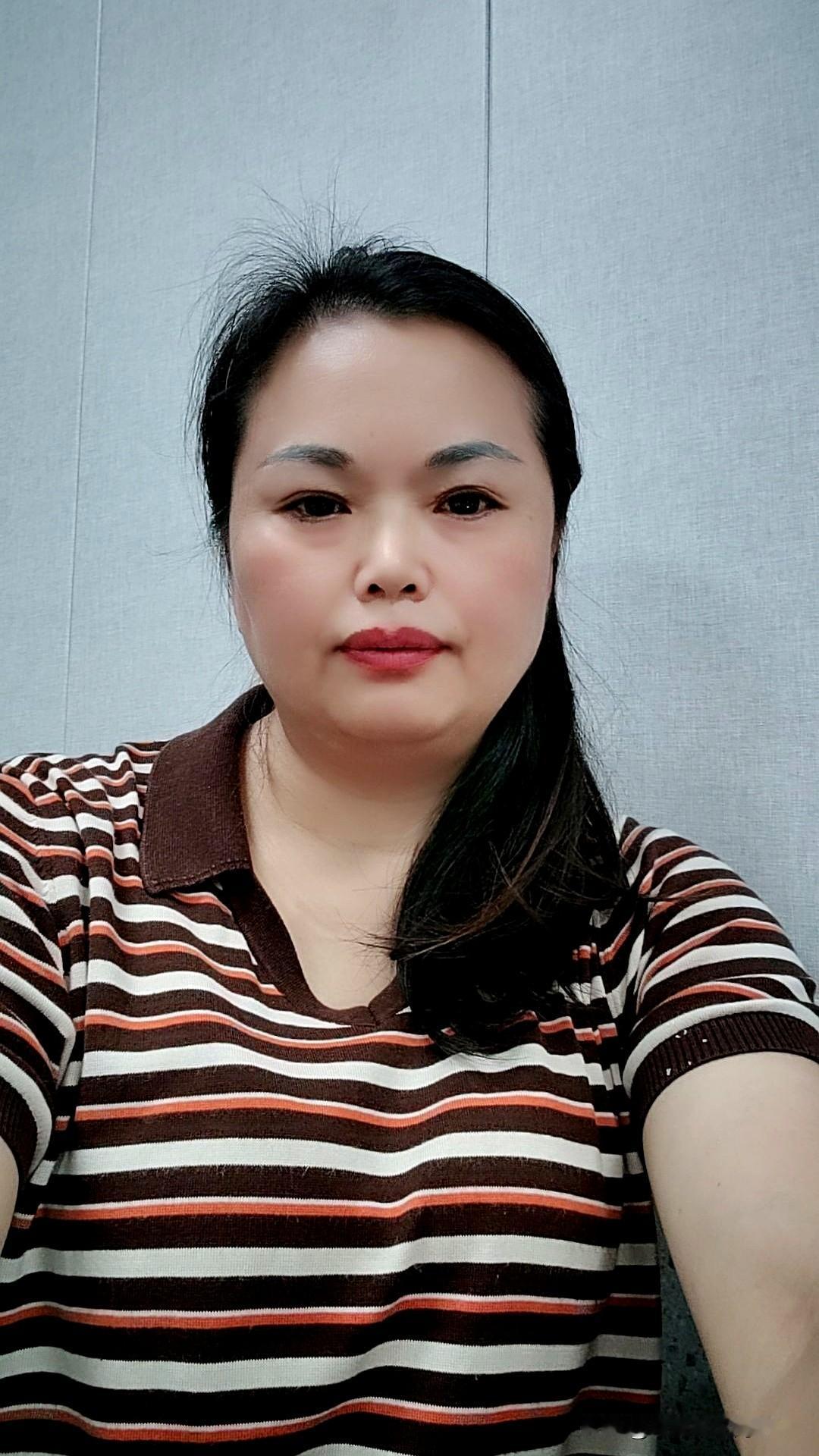 74年的我今年52岁，说出来都不怕大家笑话我。结婚二十几年，房子买了，车子也买了