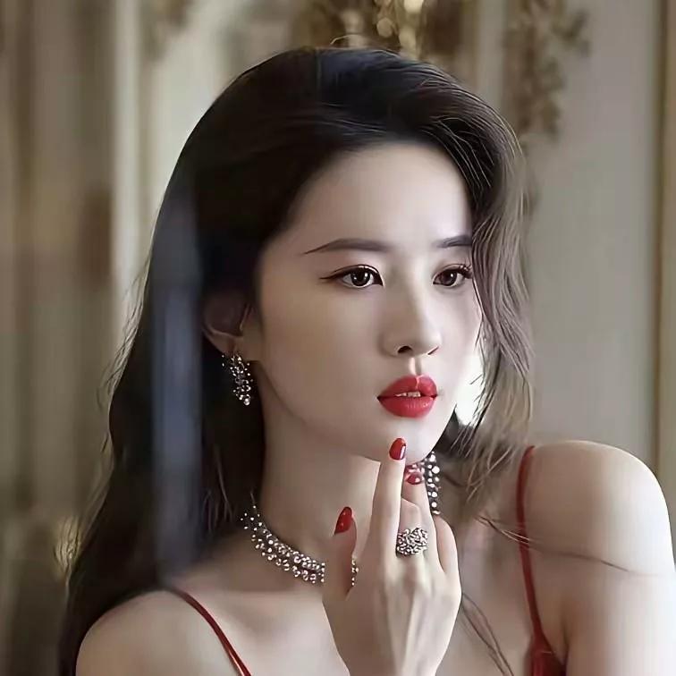 优雅红唇，闪耀珠宝，复古风情，美丽不可方物。红唇氛围感写真红唇生活照红唇写真