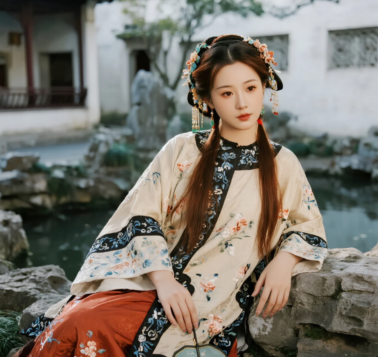 听松风，抚古琴，素手拈花：汉服游园图