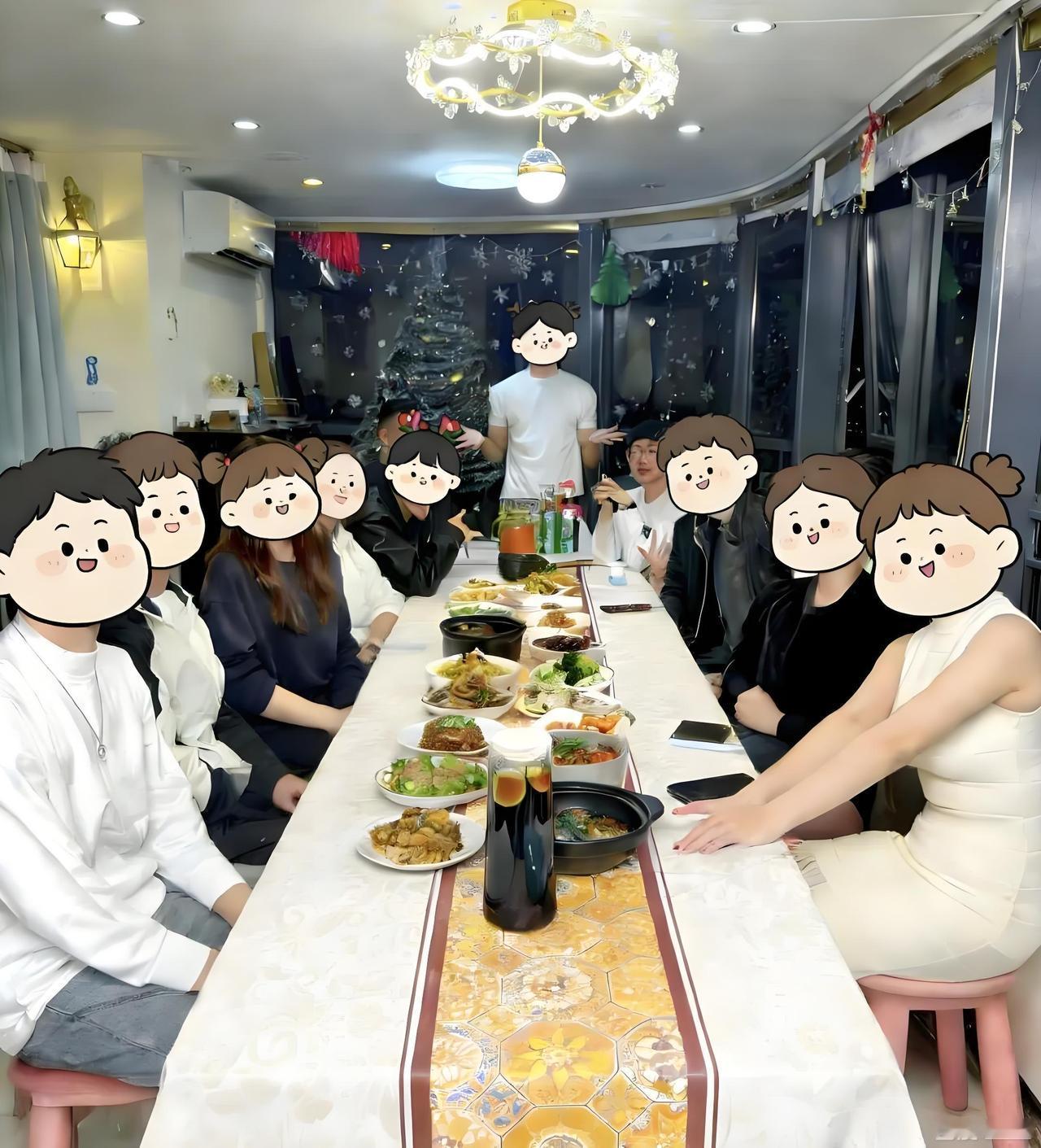 “盲盒饭局”作为新兴社交模式，通过“低期待、轻负担”的浅社交逻辑，精准契合当代年