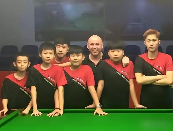 吴宜泽夺得台球世界冠军，给我们做家长提了一个大醒：孩子学习成绩不好，就顺其自然；