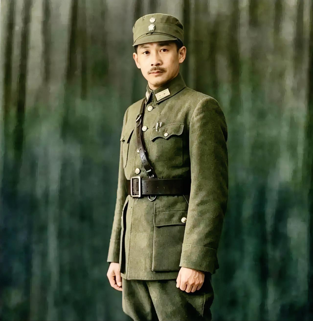 在国民党将领中，他手下的共产党最多，他在蒋介石4·12反革命政变，对共产党“下手