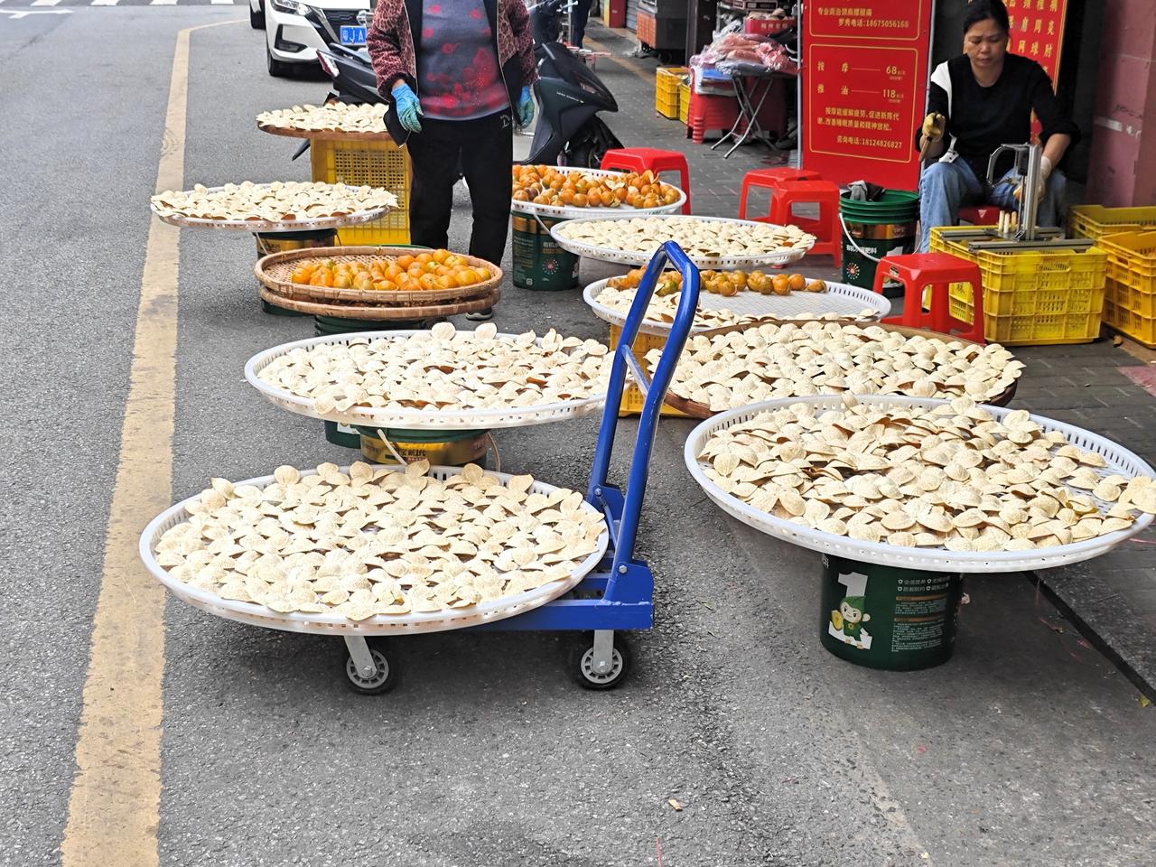 最近广东的陈皮味最！几乎整个江门新会都在忙着晒“柑皮”。广州-江门，依然搭乘