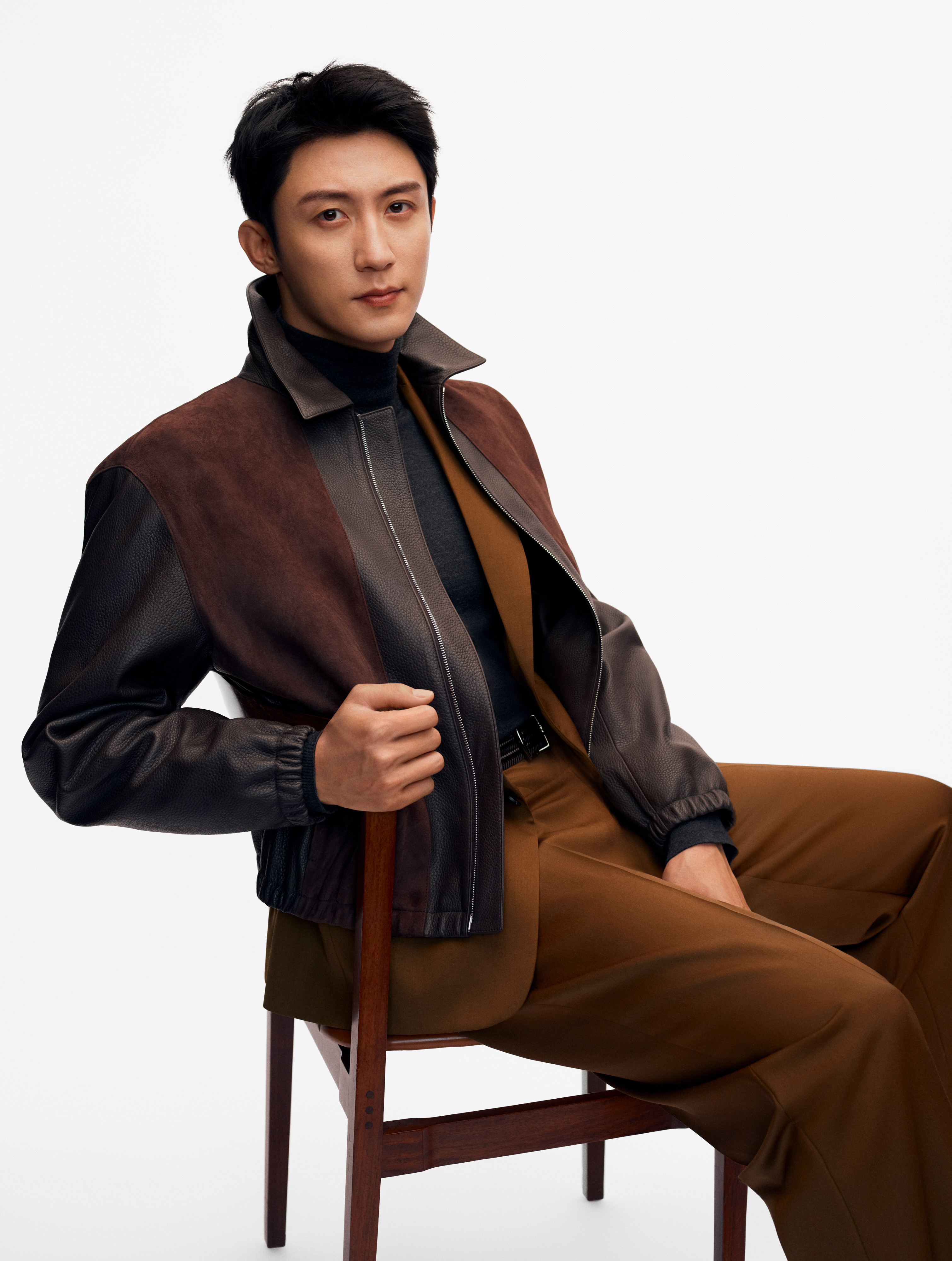 【虎弟说时尚】FERRAGAMO宣布演员黄景瑜成为全球品牌代言人，作为实力派演员