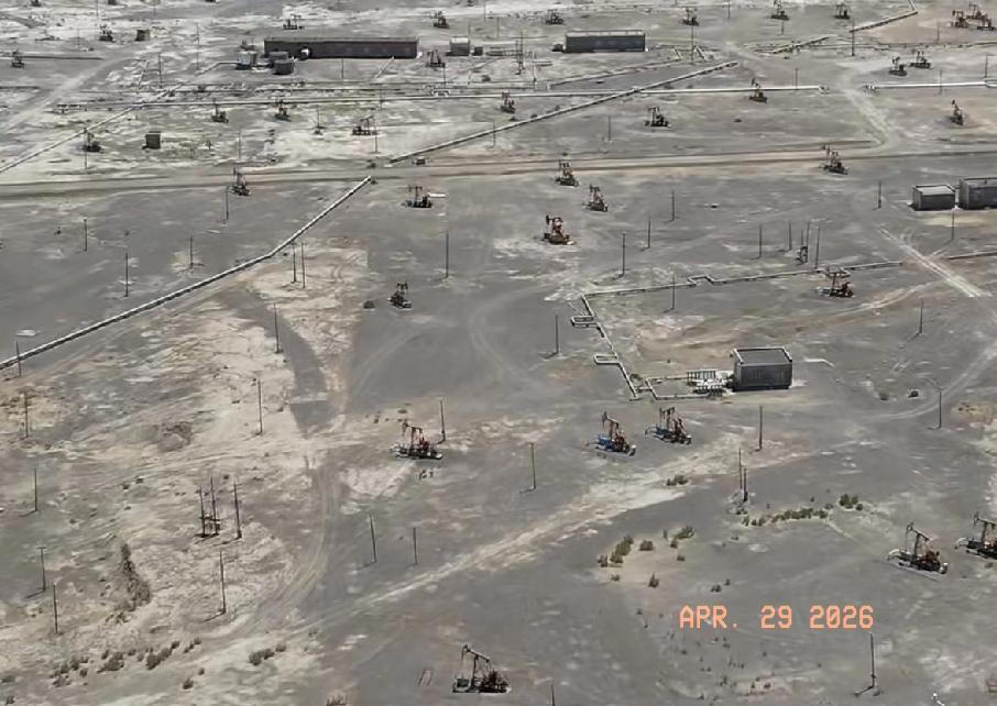 原文开头：炸裂！中国突然甩出王炸：一口气挖出13个亿吨级大油田，外媒彻底破防​