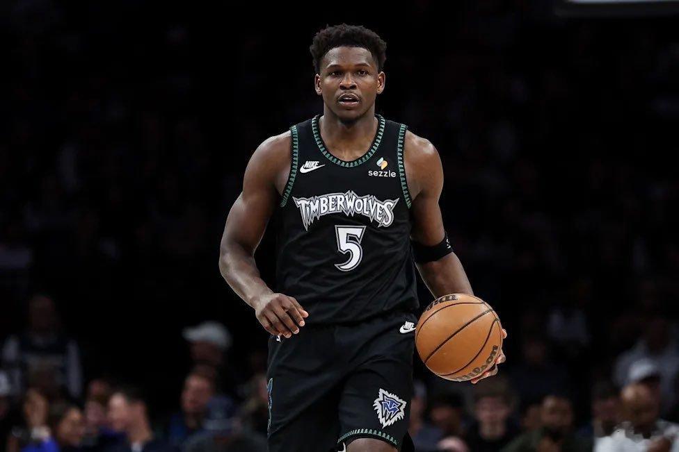 美媒晒出：排名未来前景最好的10支NBA球队：1.马刺2.雷霆3.森林狼4.奇才5.老鹰6.活塞7.