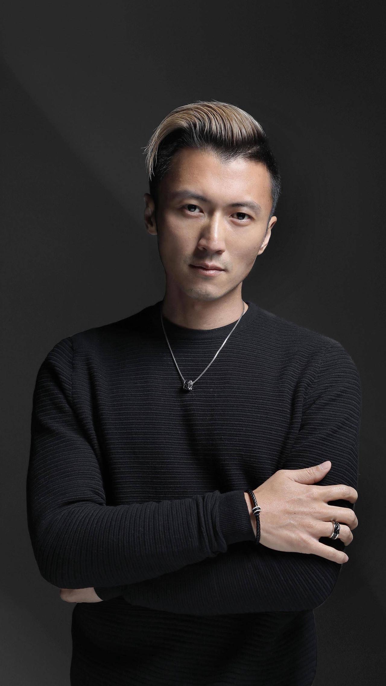 谢震轩做了个戳心的决定，不是主动给谢霆锋打电话，也不是霸气保姆，而是在得知妈妈受