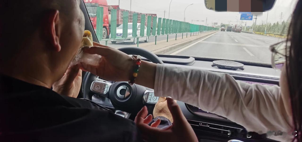 女儿不喜欢干家务，我很发愁，问她将来有了家庭怎么办？她竟然口出狂言：我将来请