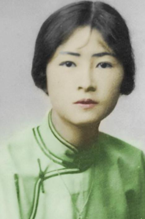 一次，高晓松想拍《林徽因传》，被林徽因的女儿梁再冰警告：“你要是拍我妈和徐志摩有