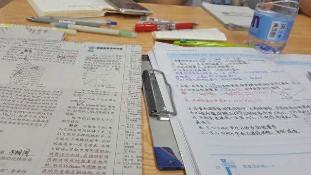 原来抑郁的孩子, 最缺的从来不是鼓励, 是无条件的接纳