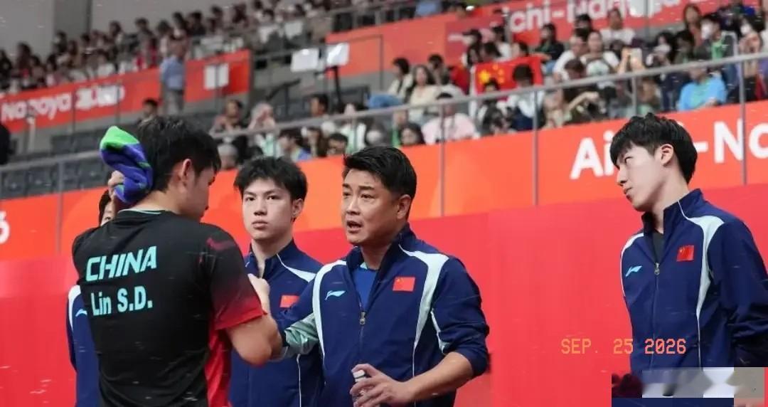 九连冠梦碎，国乒男团不敌日本，丢掉男团金牌！王楚钦赛后挺身而出主动揽责，王皓决