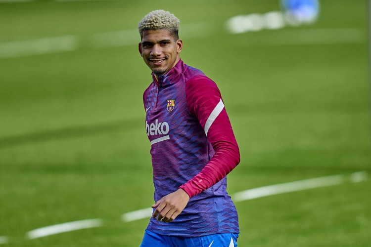 每体: 阿劳霍状态出色周中欧冠继续首发, 加西亚替代孔德踢右后卫