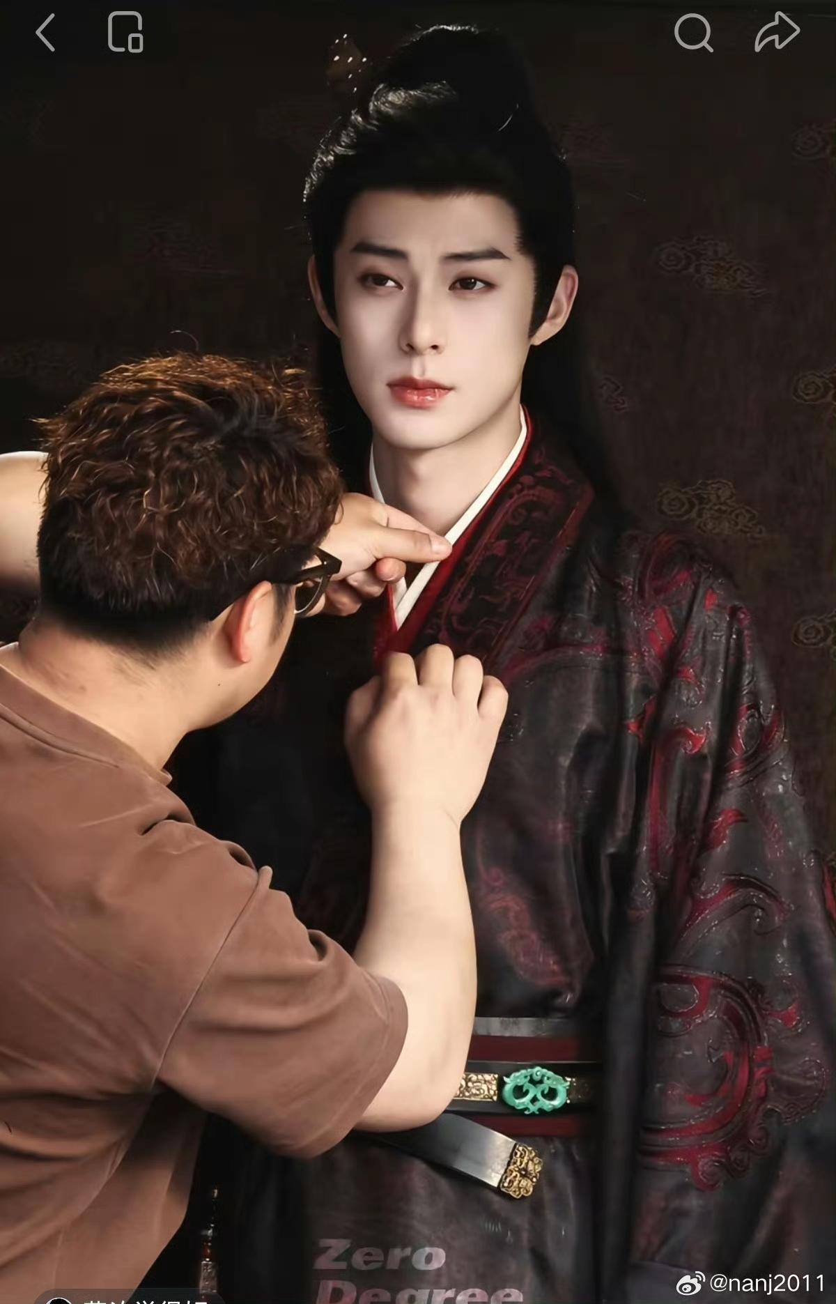 皮肉紧实，有香味的花。