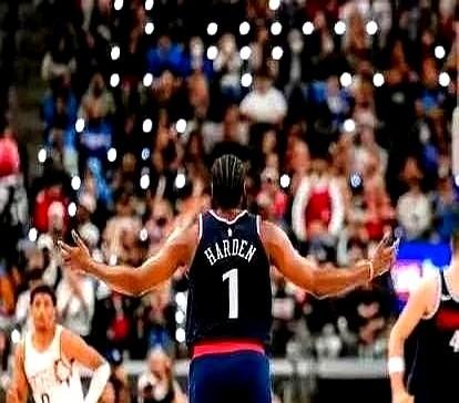 哈登的助攻，最后全算成了他的失误。这事儿真有点离谱。数据摆在这，哈登本赛季场