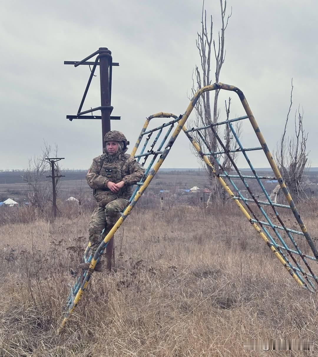 阿普丽尔·休格特（AprilHuggett）阿普丽尔·休格特（April