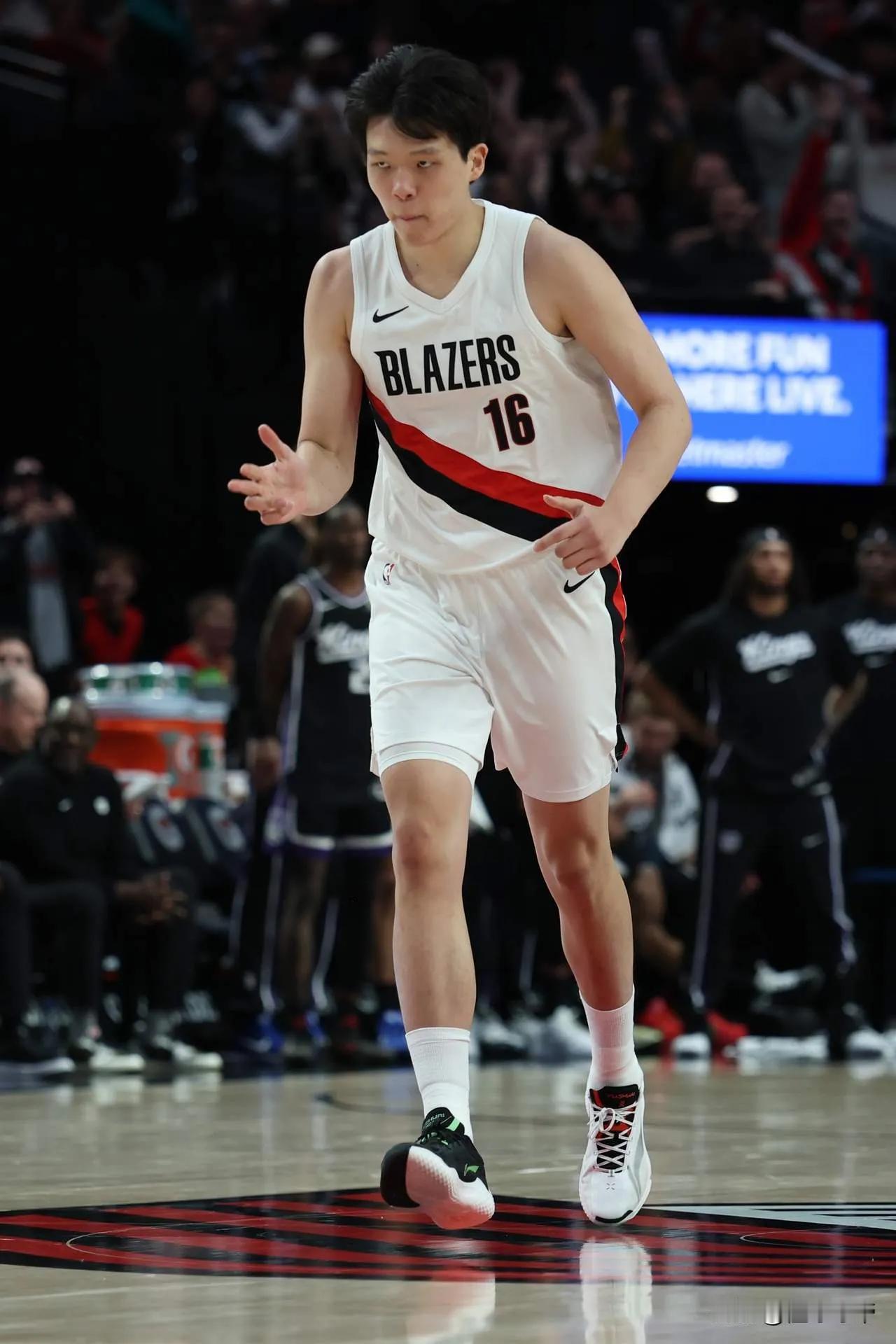 有点等不及了，迫不及待想看杨瀚森NBA的常规赛首秀，杨瀚森3场季前赛吊足了球迷