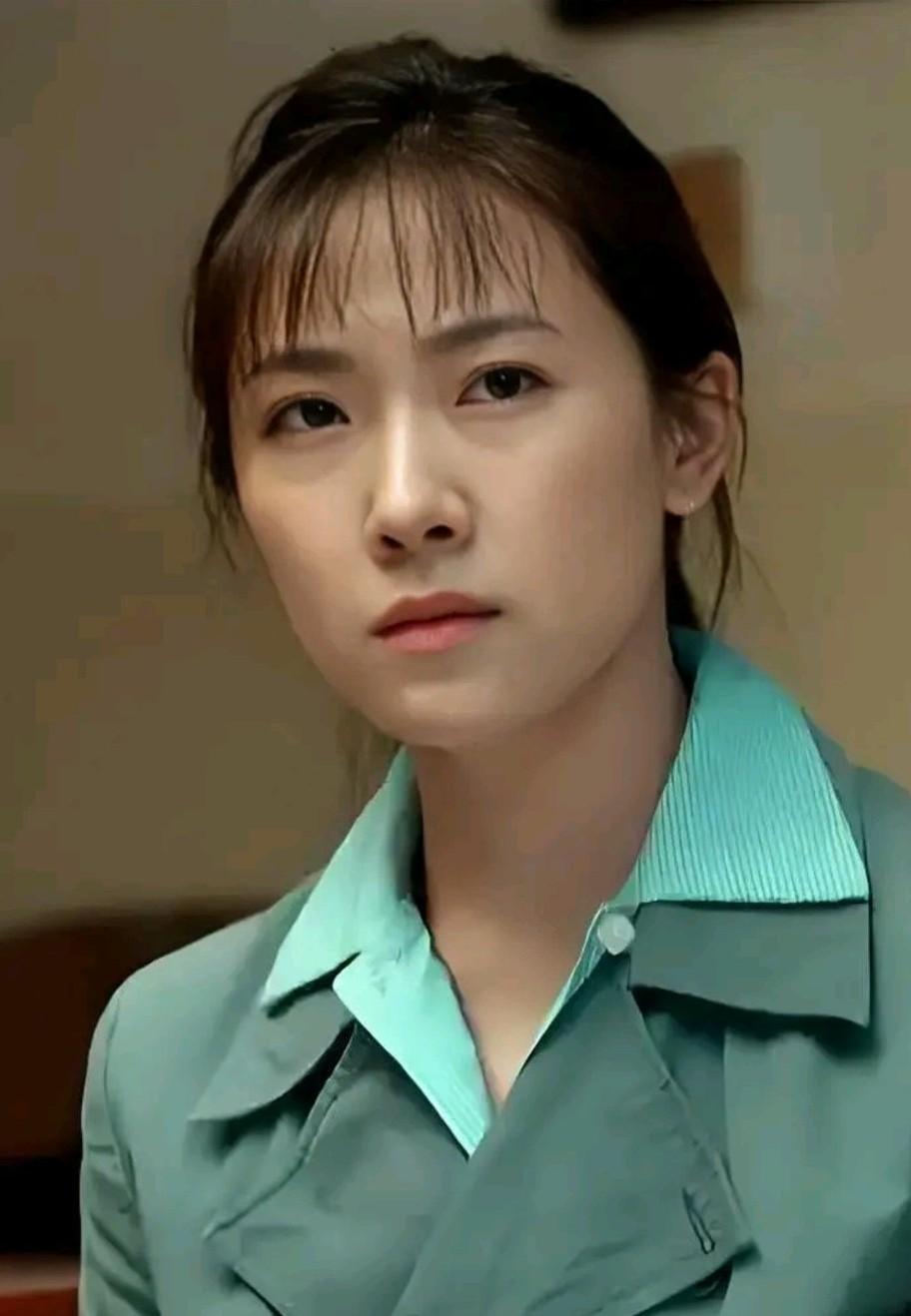 盛雪竹是一个优柔寡断、非常不负责任的女人。他为了报恩跟王潇结婚，是对自己不负责