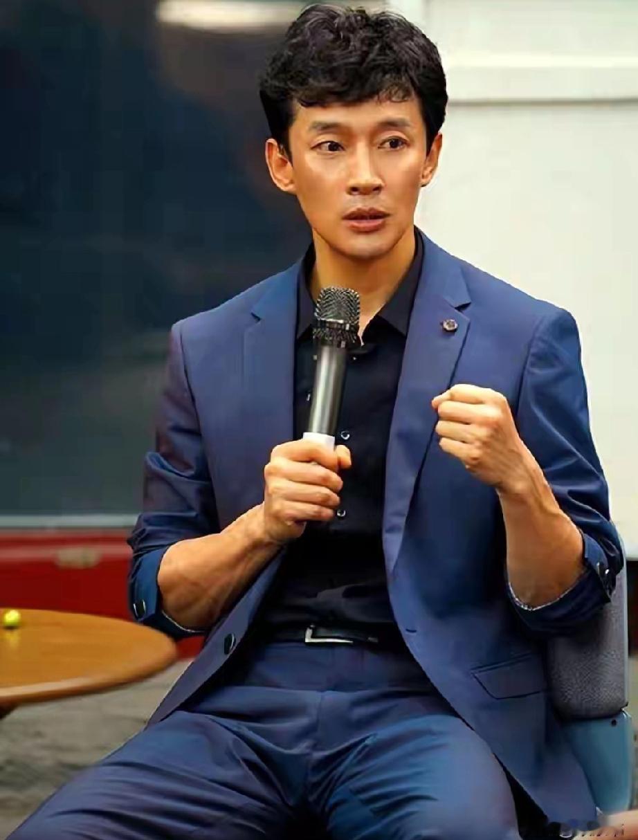 颜值不输靳东，演技比肩张译！48岁曹磊演83部戏，却无人识名他是靳