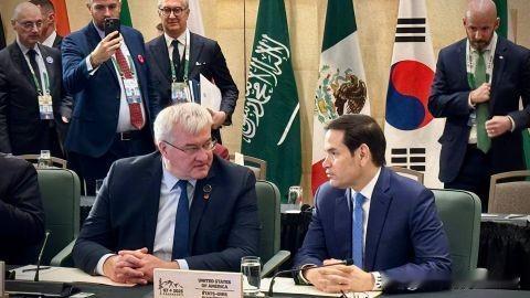 西比哈与鲁比奥讨论，迫使普京结束战争事宜乌克兰外交部长西比哈在加拿大举行的七