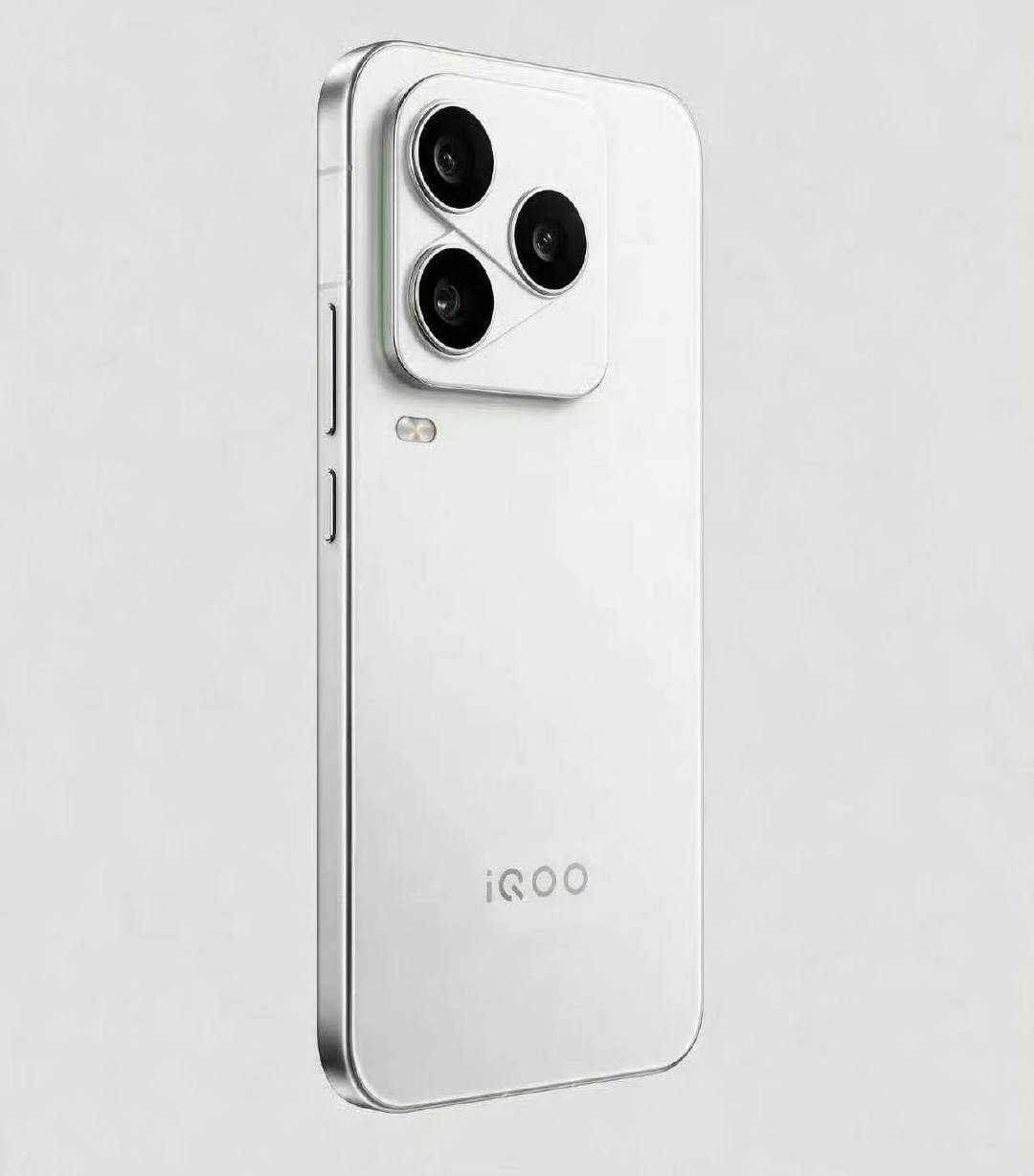 iQOO16的deco似乎在原有基础上又做了调整，要真长这样，你们觉得好看吗？​