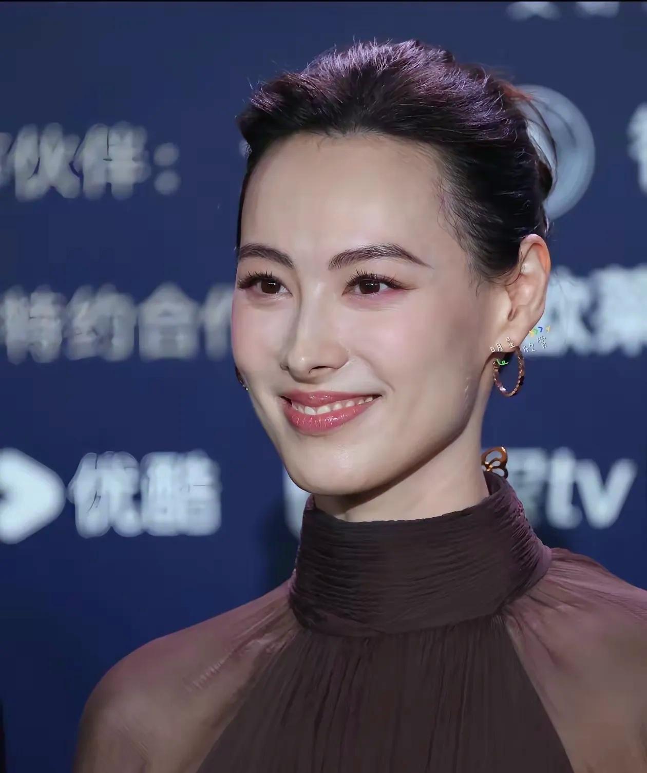 梁洛施彻底翻盘！根本不是下嫁，是活成豪门女性天花板全网都误会梁洛施了！她牵