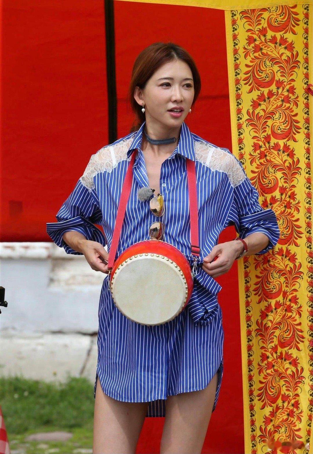 林志玲51岁状态惊到众人！颜值身材宛如35岁，“冻龄”实力拉满，这保养水平太逆天