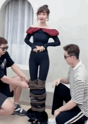 为了卖裤子，也是拼了[捂脸哭][捂脸哭][捂脸哭]