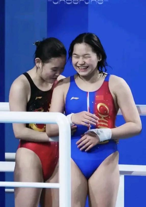 全运会跳台上，胖瘦玩笑戳痛处，姐妹笑里藏着多少说不出的难。张家齐和全红婵在跳水
