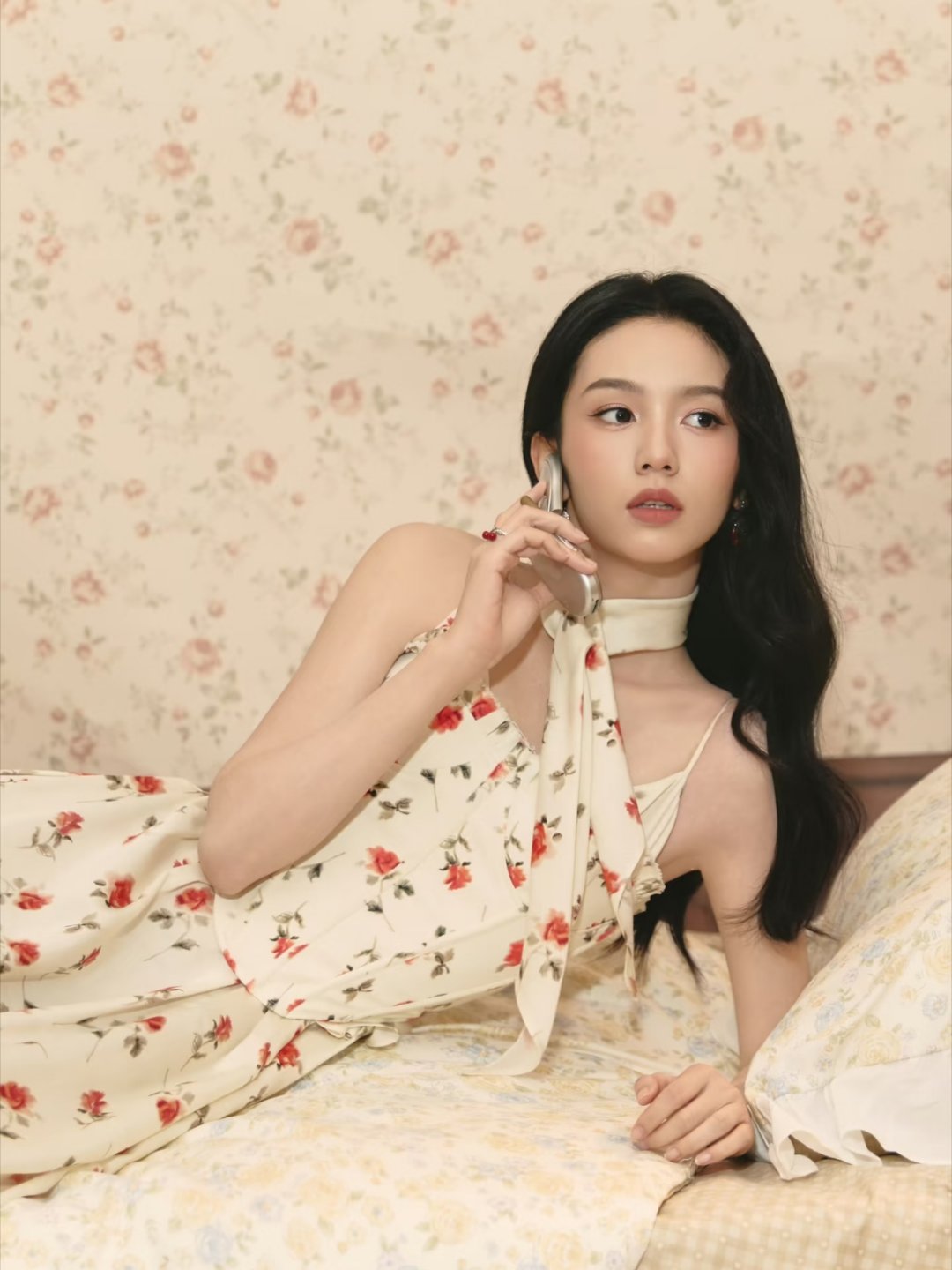 网友票选出最适合碎花裙的女明星：TOP9宋祖儿TOP8任敏TOP7周也TOP6赵露思TOP5赵今麦T