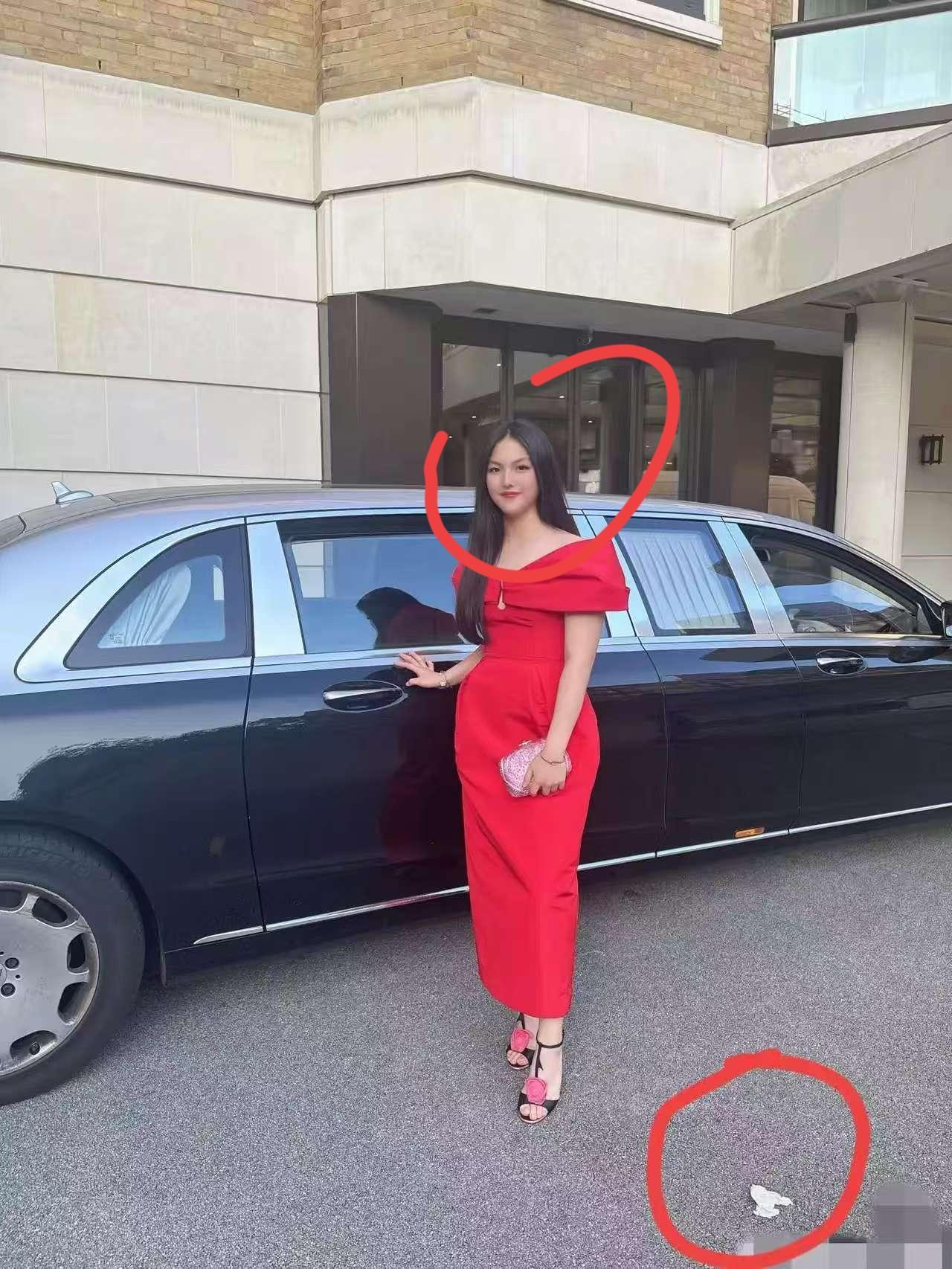 王诗龄这辈子唯一的bug估计就是有一个超爱她、超有钱却不太会拍照和修图的老妈