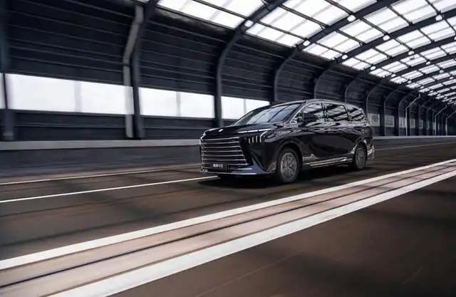 价格“击穿”背后，是用车成本的全方位降低14.99万起的价格，意味着什么？