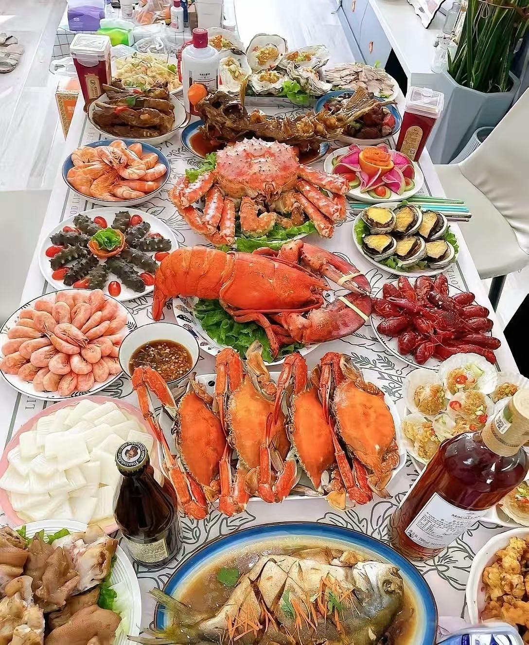 我敢肯定的说，能吃上这个伙食不是一般的家庭，至少是一个混得风生水起的老板，其次就