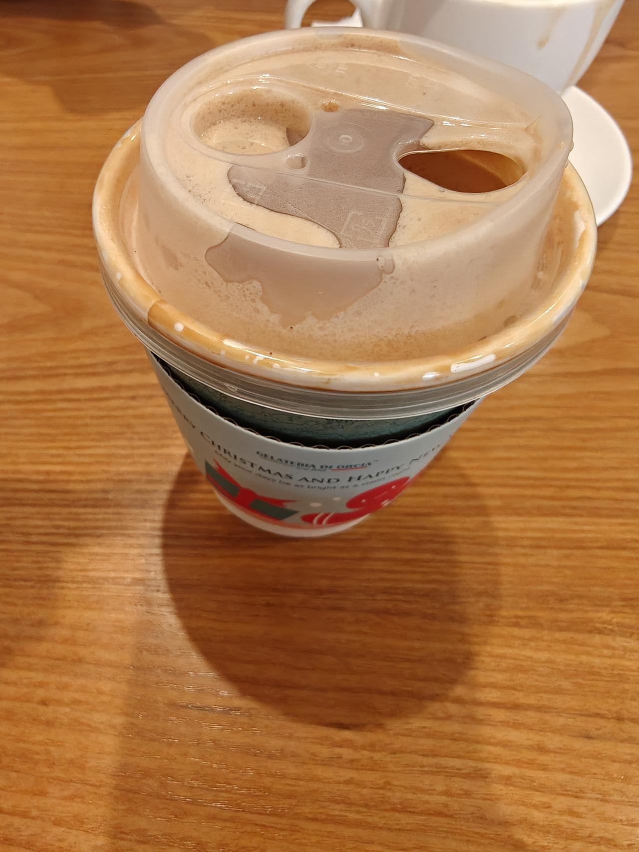 这杯咖啡拿铁只要18元啊！！浓厚醇香！！商场的咖啡店，商圈的咖啡店动不动30多一