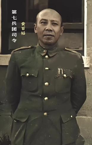 关于黄百韬和邱清泉谁更能打，有个形象的比喻：黄百韬像一块砸不烂的钢板，而邱清泉则